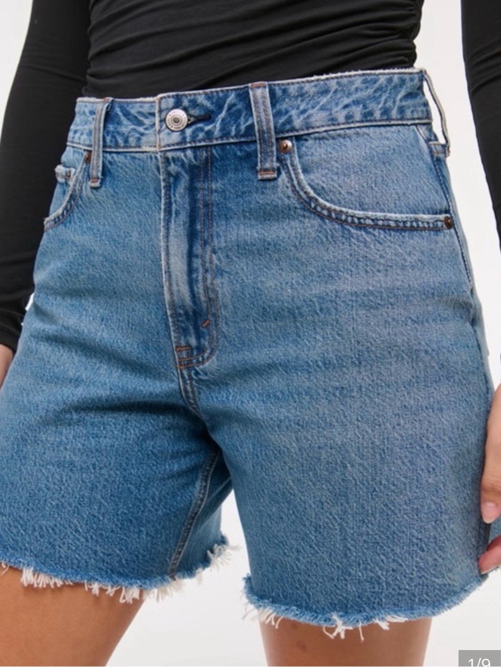 Abercrombie & Fitch CURVE LOVE Ultra High Rise 90s Straight Cut Off Shorts 25S